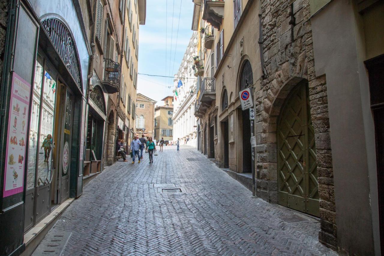 Casa Vacanze Gombito 4 Bergamo Alta Luaran gambar