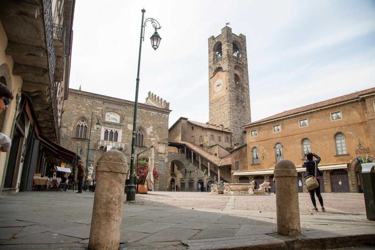 Casa Vacanze Gombito 4 Bergamo Alta Luaran gambar