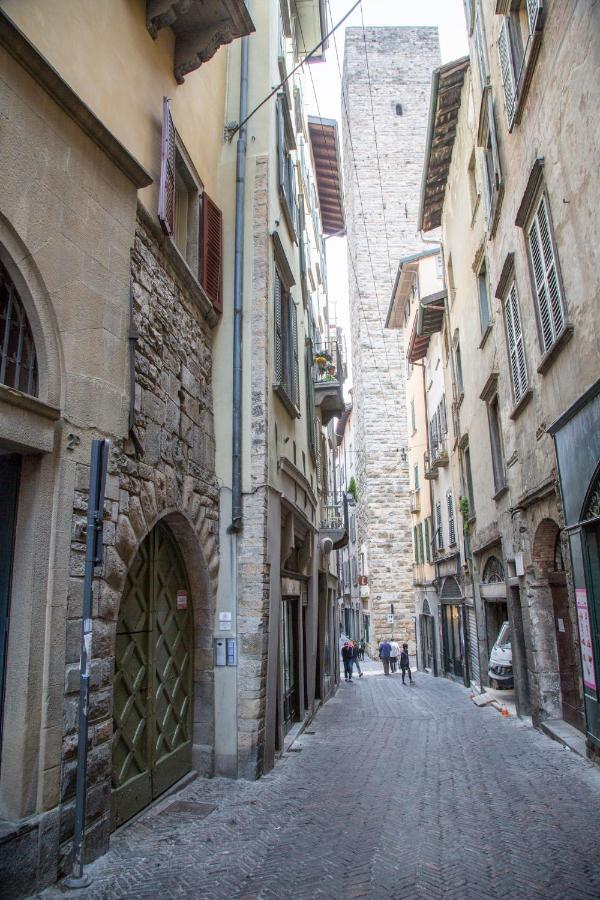 Casa Vacanze Gombito 4 Bergamo Alta Luaran gambar