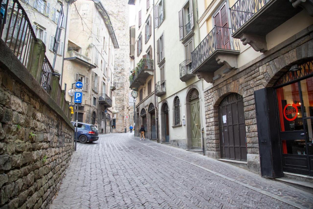 Casa Vacanze Gombito 4 Bergamo Alta Luaran gambar